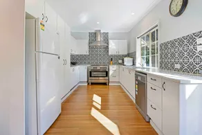 Cottage on Lords - Image 5