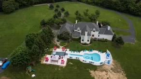 Amazing Guitar Pool 11200sf Private Oasis hot tub - Image 2
