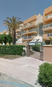 Sunny Apartment - Image 2