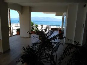 Seaside apartment at the foot of the mountain - Image 4