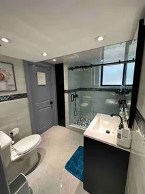 N7 Castle Green Retreat-Hot Tub - Image 5