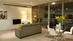 FANTASTIC! MODERN,SPACIOUS APT+STUNNING CITY VIEW - Image 4