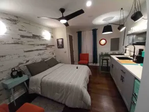 Cousy mini Studio close to downtown and Airport - Image 3