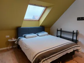 Cozy guest suite with shared swimming pond - Image 5