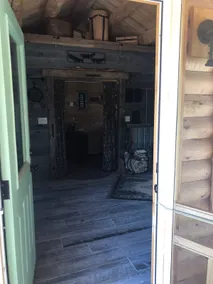 Quintessential Trappers Cabin - Image 3