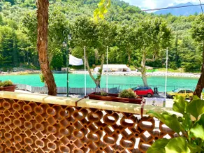 Lake View Terrace Apartment - Image 2