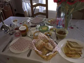 Welcome to Bernard and Nelly's - Image 4