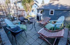 Stylish Magnolia Home with Backyard and Nearby Bus - Image 5