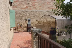 House with garden, 10 minutes from Avignon - Image 3