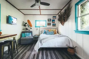 Law Street Retreat - Image 2