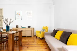 Stay in Style: 1-Bedroom with Old City Charm - Image 4