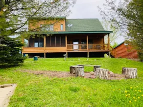 Lutsen Log Lodge! Ski, Hike, Golf & Bike - Stay 3 for 2 in November - Image 2