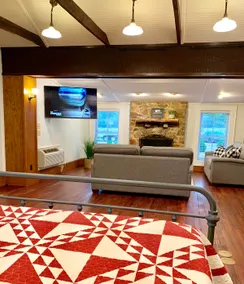 Scenic Barn Escape on 151,Stunning views, Sleeps 6 - Image 5