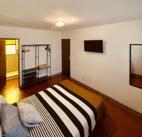 Super spacious accommodation - Coyoacán, 8 guests - Image 3