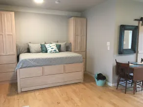 Studio Apartment on the Lake - Image 2