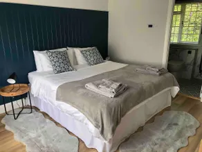 June Cottage Guest House - Image 4
