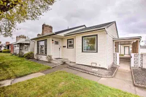 Updated home, sleeps 10 in great neighborhood! - Image 2