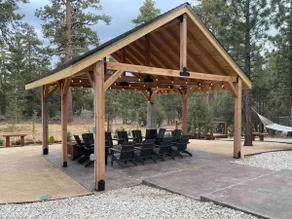 Mt Stylish Chalet•PickleBall•FirePit•Jacuzzi - Image 3