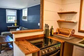 Peaceful apartment on 3.5 acres w/ Artist studio. - Image 2