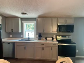 Miss Piggy’s Farmhouse HMT Trailhouse Rental - Image 3