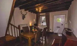 Peak District Cottage with good transport links - Image 3