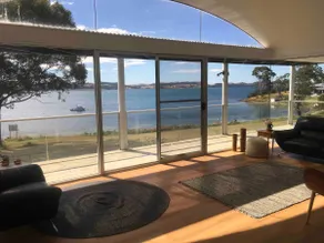 Relaxing Beachfront Holiday - Image 4