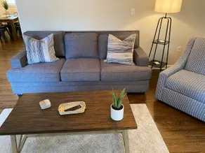 Convenient 3 Bedroom / 2 Bath house - Image 4
