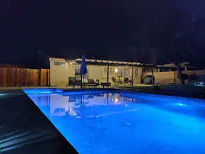 Comfortable Oasis with Pool and Spa - Image 2