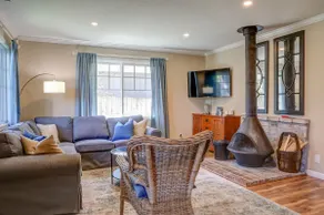 Spruce Beach Cottage - Walk to beach - Image 5