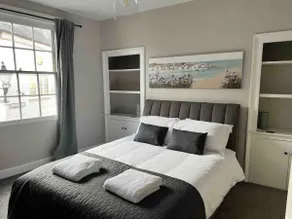 Castle house - Image 4