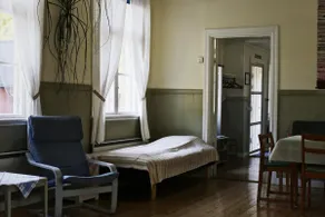 Stay in old mission house - Image 5