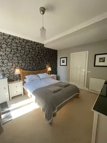 Private en-suite room, self check in - Image 5