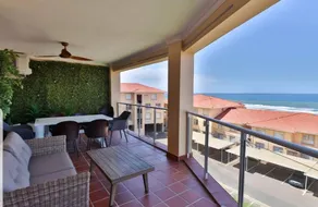 Stylish Beach Apartment - Image 4