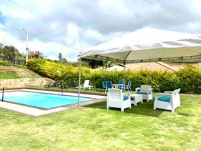 A nice country estate with a private pool - Image 5