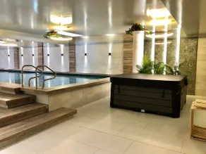 Luxurious apartment with an excellent location & spa - Image 4