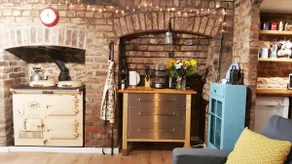 Ex Servants Quarters: Character Basement Apartment - Image 4