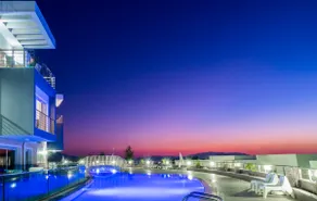 Private Garden Resort Apartment - Image 5