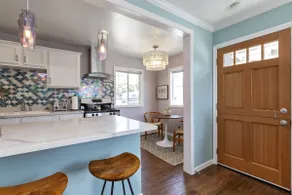 New Ventura Surf Bungalow on Prime Beach Lane - Image 4