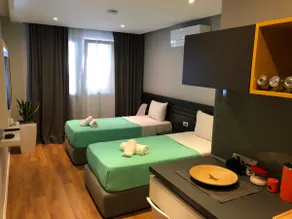 Air | Cosy Apt near City Center w/ Garden 1GBWifi - Image 4