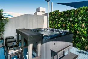3 Bedroom Penthouse Apartment with Private Rooftop - Image 3