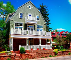Heart of Manitou Springs. 1st Floor apartment. - Image 2