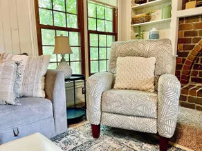 Secluded, updated 4BR, kid friendly, 5 min from restaurants - Image 2