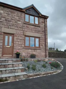 Staycation 3-bedroom home with panoramic views free off road parking - Image 2