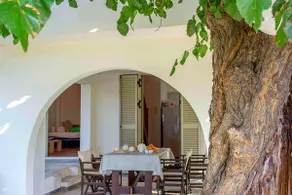 Sea front Villa - Image 5