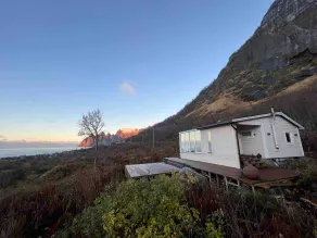 Cabin by the Devil's Teeth - Image 5