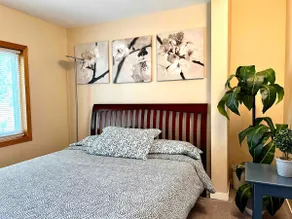 Comfortable Mpls Stay~Garage~Fast WiFi - Image 4