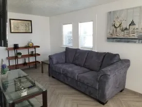 Private, Cozy Casita- walk to UNM and Nob Hill! - Image 5