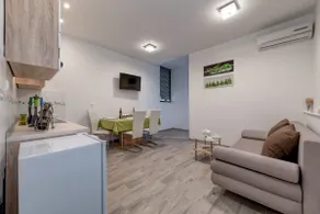 Temple Luxury Apartments 3 (private parking spot) - Image 2