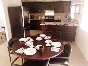 Spacious Entire Home in LA's Peaceful Neighborhood - Image 4