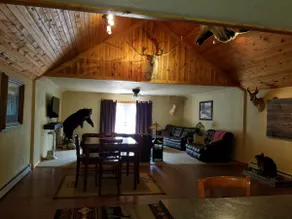 Rustic Ranch Lodge - Image 4